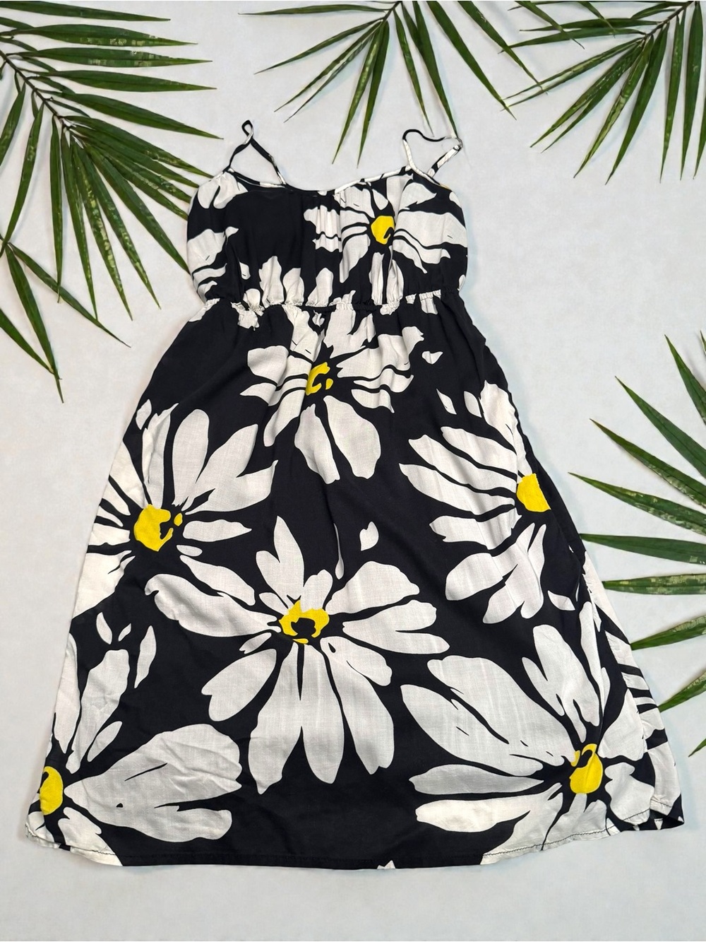 Old Navy Black and White Daisy Floral Sundress Size S‎